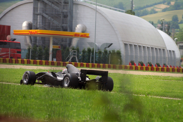 Andrea durante lo sviluppo della Ferrari per la serie A1 GP a Fiorano, foto di Mario Chiarappa