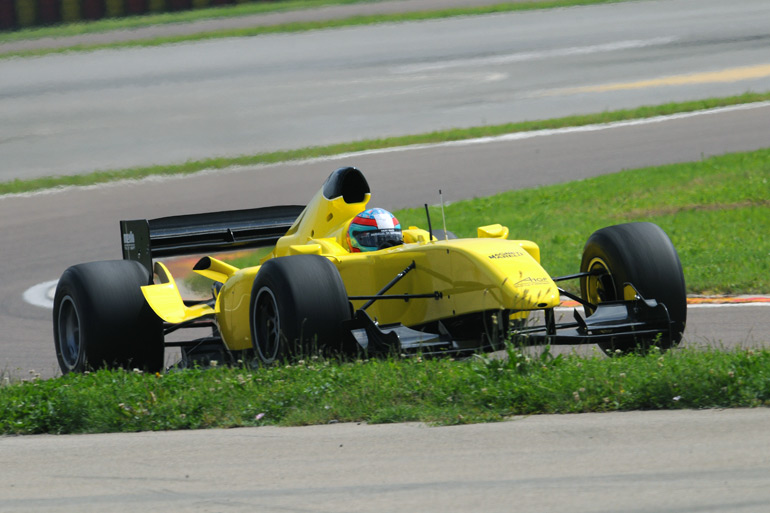 Andrea durante lo sviluppo della Ferrari per la serie A1 GP a Fiorano, foto di Mario Chiarappa