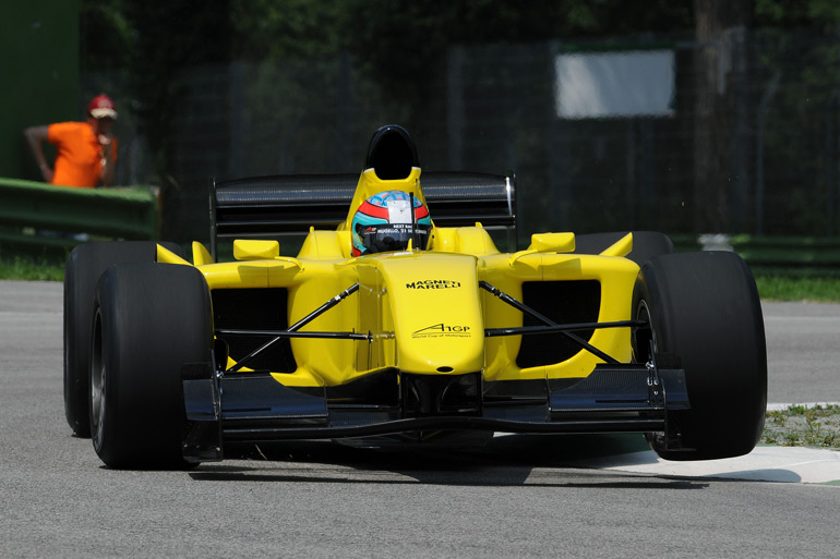 Andrea durante lo sviluppo della Ferrari per la serie A1 GP ad Imola, foto di Mario Chiarappa