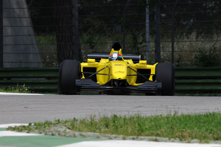 Andrea durante lo sviluppo della Ferrari per la serie A1 GP ad Imola, foto di Mario Chiarappa