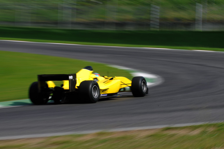 Andrea durante lo sviluppo della Ferrari per la serie A1 GP ad Imola, foto di Mario Chiarappa