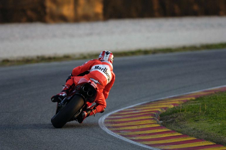 Mugello, Andrea durante un test con la Ducati MotoGP, foto di Calogero Albanese