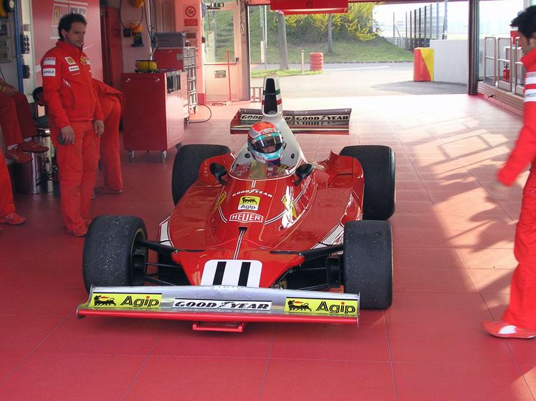 Al volante della Ferrari 312T di Niki Lauda