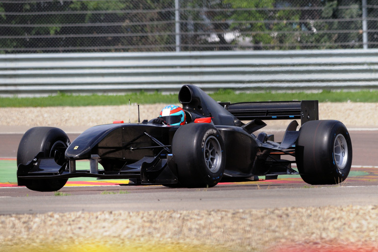 Andrea durante lo sviluppo della Ferrari per la serie A1 GP a Fiorano, foto di Mario Chiarappa