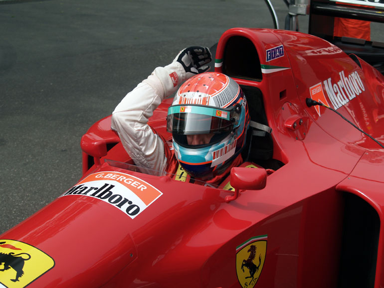 Al volante della Ferrari 412 T1