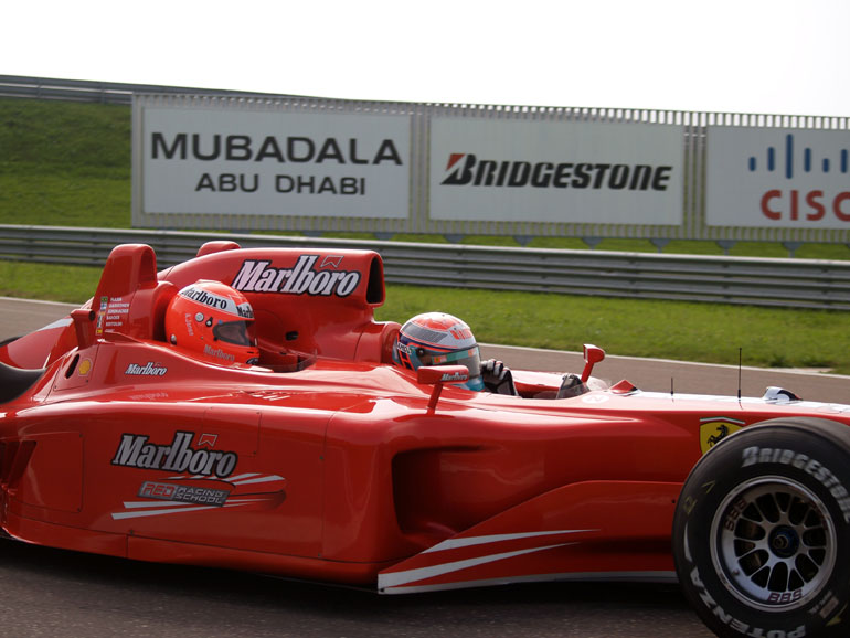 Al volante della Ferrari Formula 1 Triposto, foto di Michele Nunziello